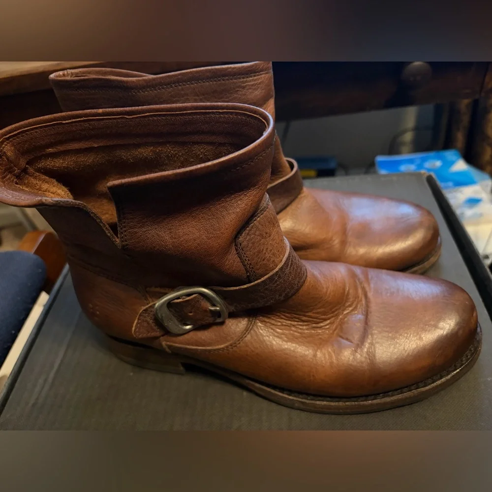 Frye Veronica Bootie - Stone - Size 9B - Brown Leather Ankle Boots with Buckles - Picture 3 of 6